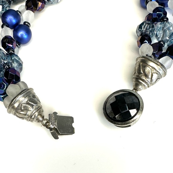 Vintage beaded necklace and earrings set ( clip earrings). - Picture 5 of 8